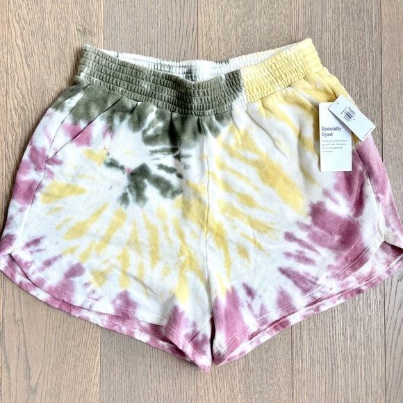 Old Navy NWT tie dye shorts size small - Picture 1 of 6